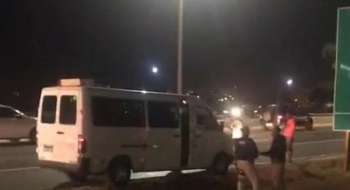 Motorista de van é executado a tiros em Valparaíso; passageiros são baleados